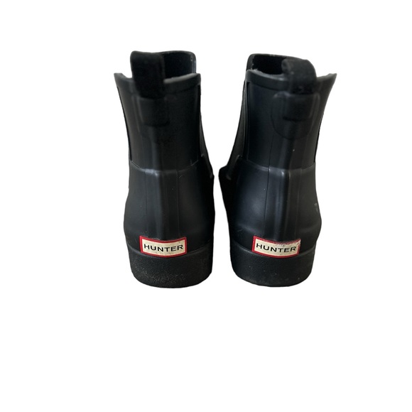 Hunter Shoes - Women's Refined Slim Fit Chelsea Boots size 7